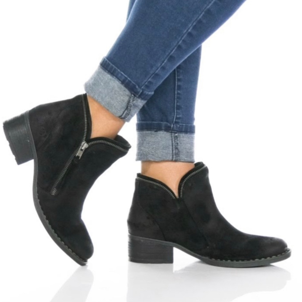 Women’s Born Montoro Black Distress Leather Boots 6 US!